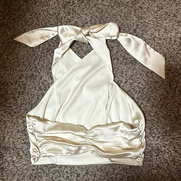Beautiful satin halter crop top - Picture 5 of 7